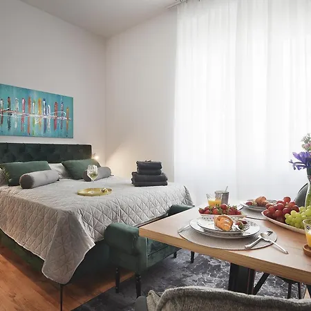 Emi Luxury 4*