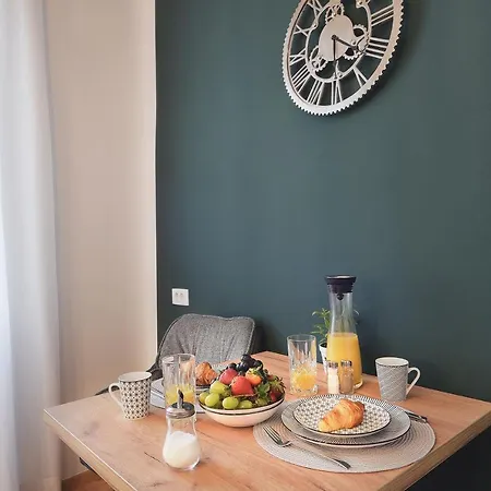 Emi Luxury Aparthotel 4*