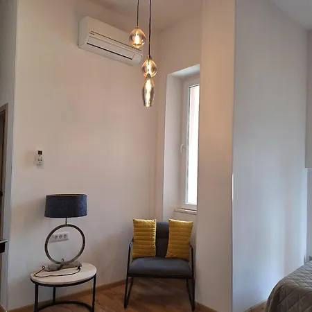 Emi Luxury מלון דירות
