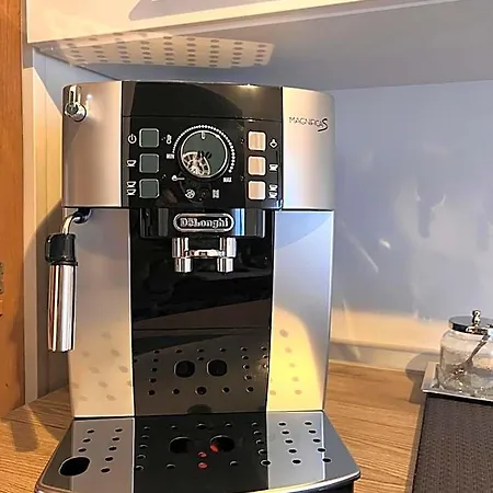 Emi Luxury 4* פולה