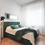 Emi Luxury 4*