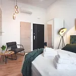 Emi Luxury 아파트호텔