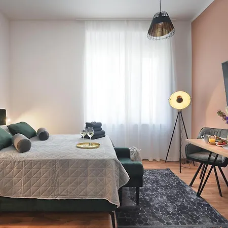 Emi Luxury Apartmanhotel