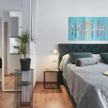 Apartmanhotel Emi Luxury Póla