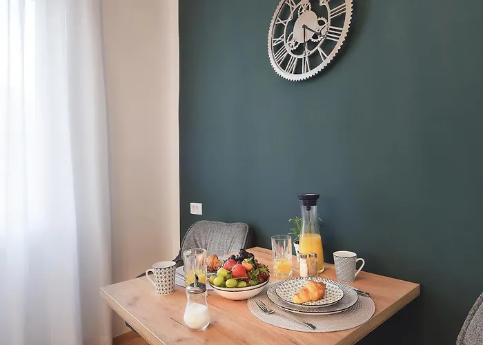 Emi Luxury 아파트호텔 4*