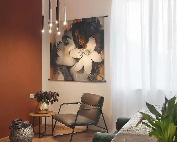 Emi Luxury 아파트호텔 풀라