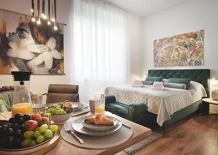 Emi Luxury 아파트호텔 풀라